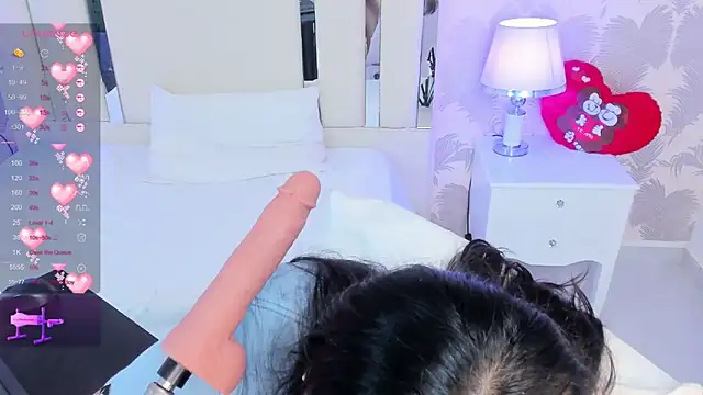 Snapshot of Miliaangeles chatting on 12, 11, 2025 Miliaangeles online show from 12, 11, 2025