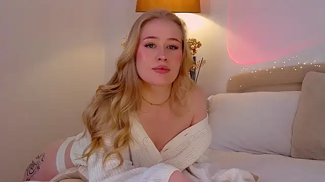 JuliaJaee online show from 16, 12, 2024