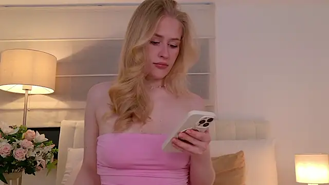 JuliaJaee online show from 17, 3, 2026