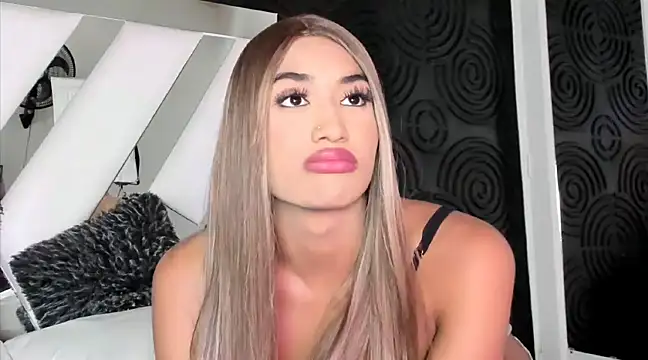 ambermartin  online show from 8, 1, 2025