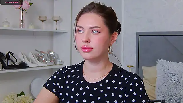 Alexyena online show from 3, 12, 2024