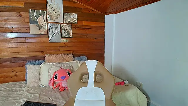 amber curly online show from 18, 3, 2026