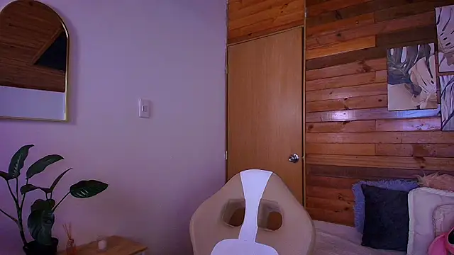 amber curly online show from 7, 5, 2026