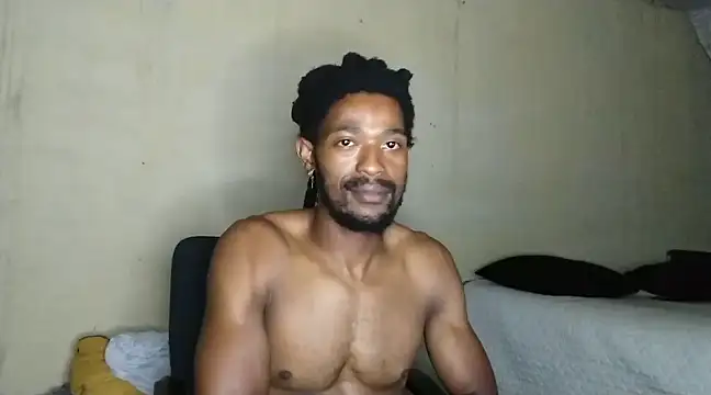 Snapshot of gldnmvsk_XO chatting on 27, 2, 2025 gldnmvsk XO online show from 27, 2, 2025