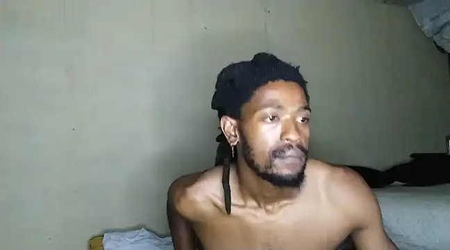 Snapshot of gldnmvsk_XO chatting on 27, 2, 2025 gldnmvsk XO online show from 27, 2, 2025