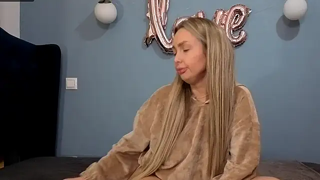 Snapshot of AnnaMaee chatting on 26, 2, 2025 AnnaMaee online show from 26, 2, 2025