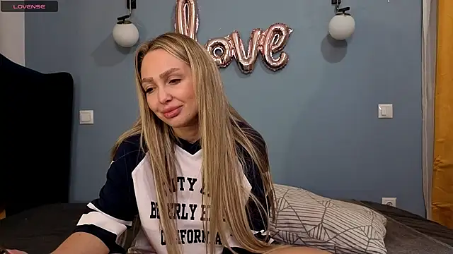 Snapshot of AnnaMaee chatting on 1, 3, 2025 AnnaMaee online show from 1, 3, 2025