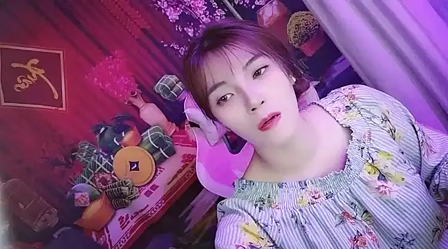 Sugar lipsz online show from 7, 2, 2025