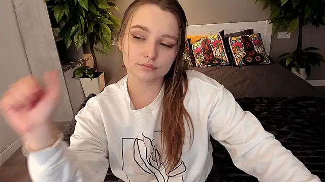 MagicPeachh  online show from 9, 10, 2025