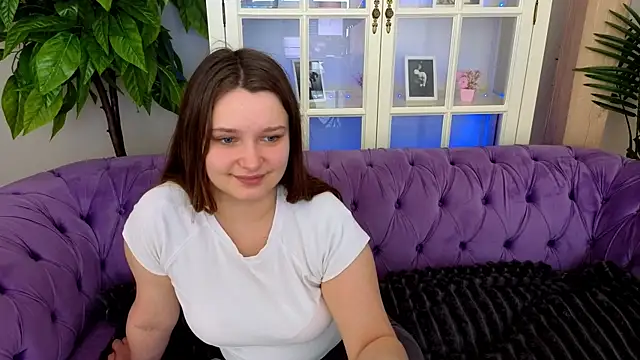 MagicPeachh  online show from 7, 5, 2026