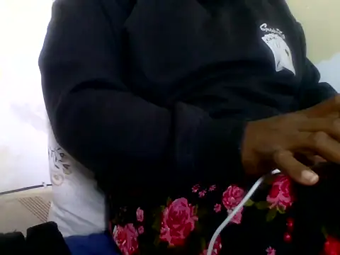 Snapshot of Hot-zeenah chatting on 25, 10, 2025 Hot-zeenah online show from 25, 10, 2025
