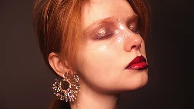 ginger hugs online show from 4, 1, 2025