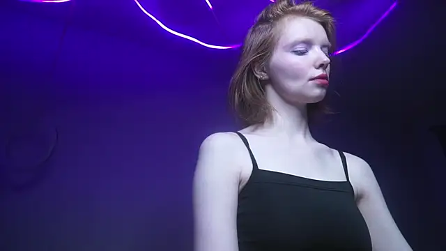 ginger hugs online show from 27, 9, 2025