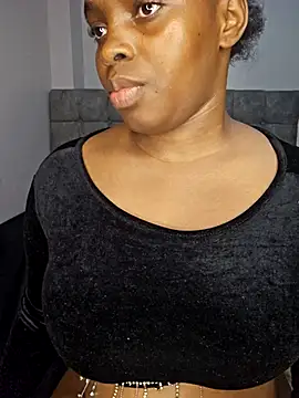 Snapshot of freaky_j_ chatting on 4, 12, 2025 freaky j online show from 4, 12, 2025