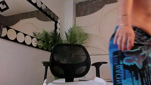 Karimferrer online show from 7, 10, 2025