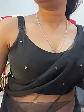 Snapshot of Spicy_sari_girl chatting on 13, 12, 2024 Spicy sari girl online show from 13, 12, 2024