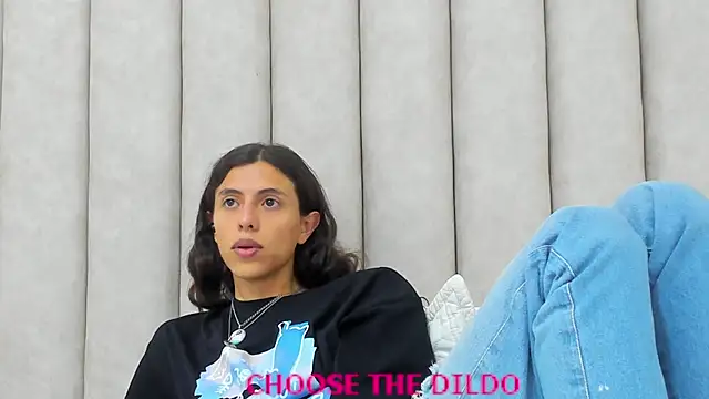 Snapshot of FreyaMoller chatting on 11, 9, 2025 FreyaMoller online show from 11, 9, 2025