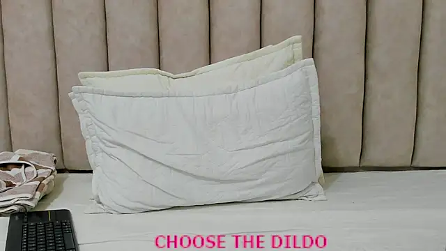 Snapshot of FreyaMoller chatting on 25, 9, 2025 FreyaMoller online show from 25, 9, 2025