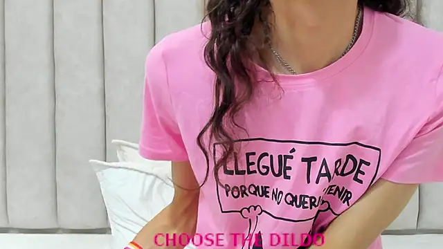 Snapshot of FreyaMoller chatting on 27, 9, 2025 FreyaMoller online show from 27, 9, 2025