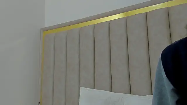 Snapshot of FreyaMoller chatting on 7, 10, 2025 FreyaMoller online show from 7, 10, 2025