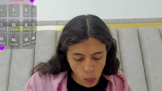 Snapshot of FreyaMoller chatting on 11, 10, 2025 FreyaMoller online show from 11, 10, 2025