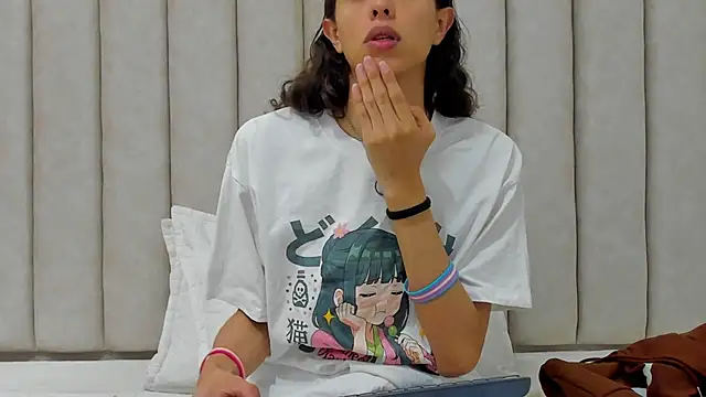 Snapshot of FreyaMoller chatting on 16, 10, 2025 FreyaMoller online show from 16, 10, 2025