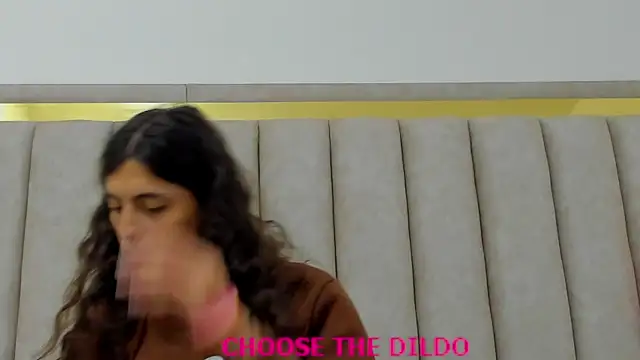 Snapshot of FreyaMoller chatting on 14, 11, 2025 FreyaMoller online show from 14, 11, 2025