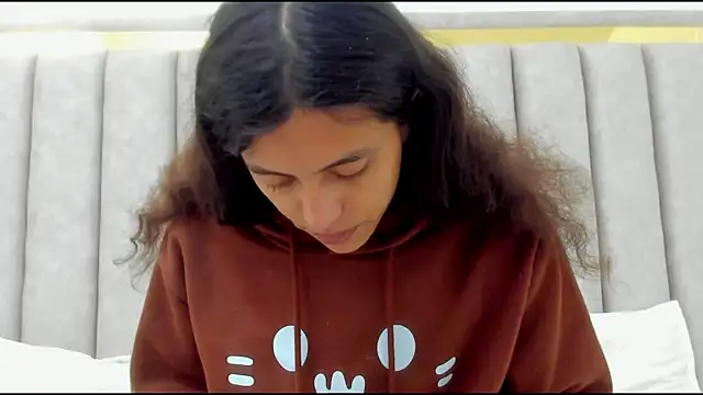 Snapshot of FreyaMoller chatting on 15, 12, 2025 FreyaMoller online show from 15, 12, 2025