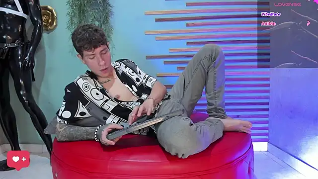 Snapshot of french_sexx chatting on 6, 11, 2025 french sexx online show from 6, 11, 2025