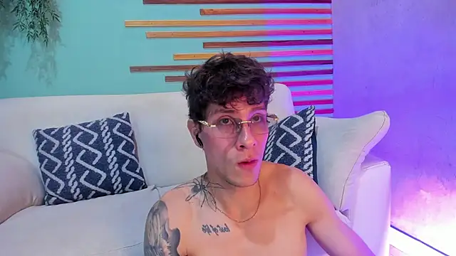 Snapshot of french_sexx chatting on 28, 11, 2025 french sexx online show from 28, 11, 2025