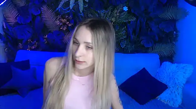 Snapshot of Horny_Blond chatting on 10, 12, 2024 Horny Blond online show from 10, 12, 2024