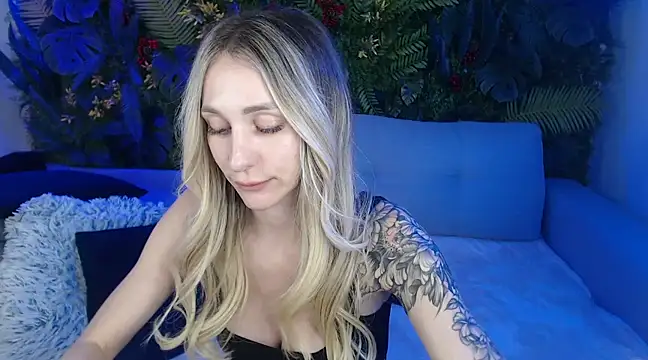 Snapshot of Horny_Blond chatting on 4, 3, 2025 Horny Blond online show from 4, 3, 2025