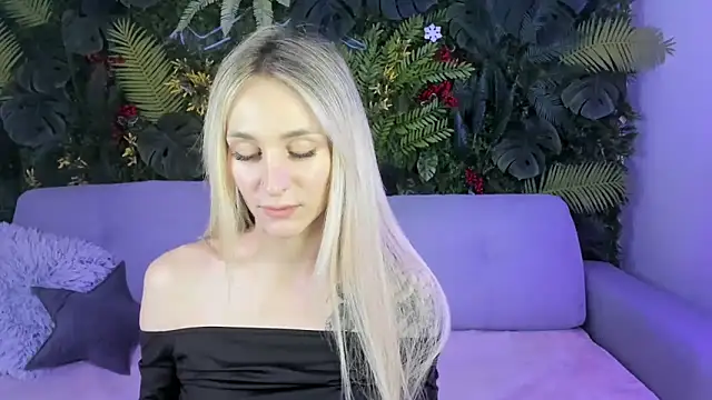 Snapshot of Horny_Blond chatting on 19, 10, 2025 Horny Blond online show from 19, 10, 2025