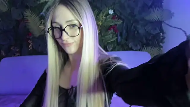 Snapshot of Horny_Blond chatting on 15, 12, 2025 Horny Blond online show from 15, 12, 2025