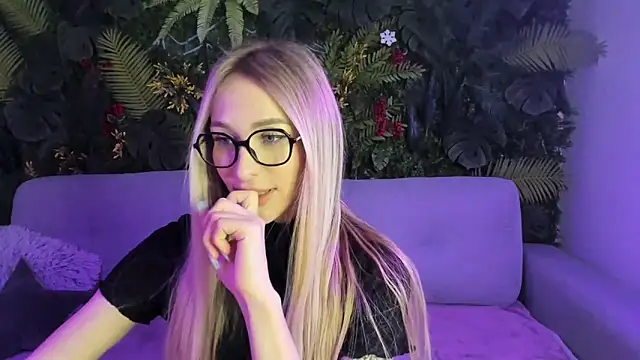 Snapshot of Horny_Blond chatting on 18, 1, 2026 Horny Blond online show from 18, 1, 2026