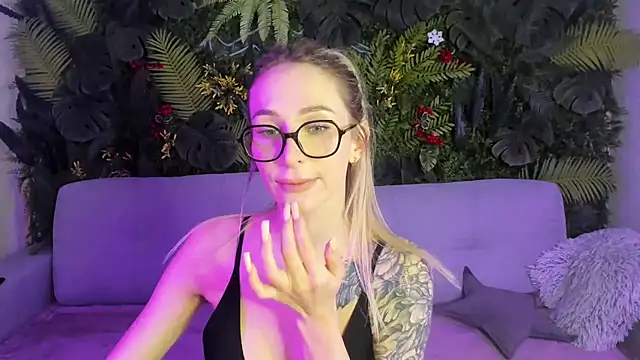 Snapshot of Horny_Blond chatting on 13, 2, 2026 Horny Blond online show from 13, 2, 2026