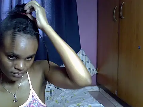 Queen petite  online show from 29, 11, 2025