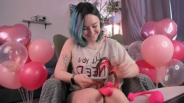 Snapshot of alisahug chatting on 2, 12, 2025 alisahug online show from 2, 12, 2025