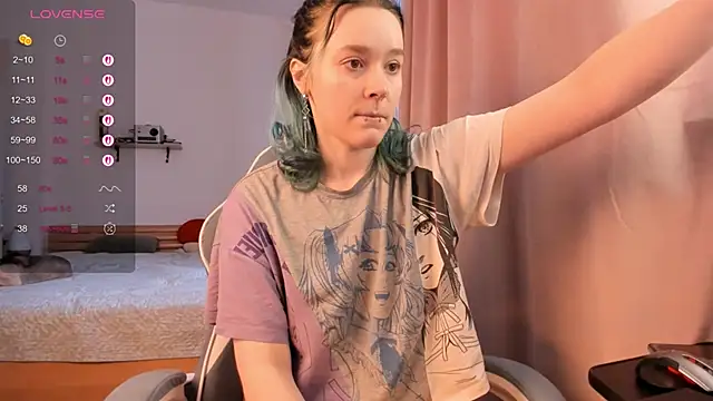 Snapshot of alisahug chatting on 15, 12, 2025 alisahug online show from 15, 12, 2025