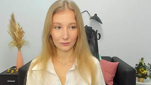 LolaWilsons online show from 24, 12, 2024
