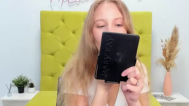 LolaWilsons online show from 15, 5, 2026