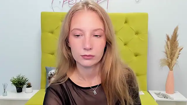 Snapshot of LolaWilsons chatting on 23, 6, 2026 LolaWilsons online show from 23, 6, 2026