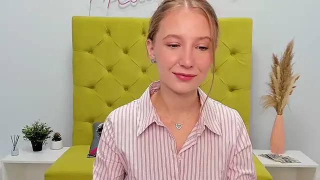 Snapshot of LolaWilsons chatting on 30, 6, 2026 LolaWilsons online show from 30, 6, 2026