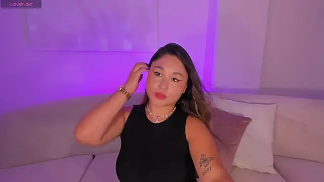 Snapshot of SamanthaConnor_ chatting on 4, 3, 2025 SamanthaConnor online show from 4, 3, 2025