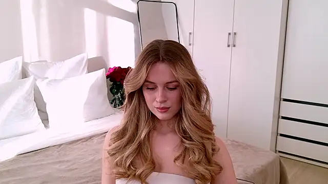 RozzitaBedberry online show from 3, 2, 2026