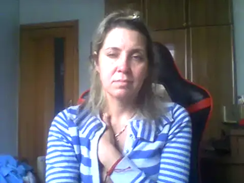 Snapshot of IrinaB1 chatting on 16, 1, 2025 IrinaB1 online show from 16, 1, 2025