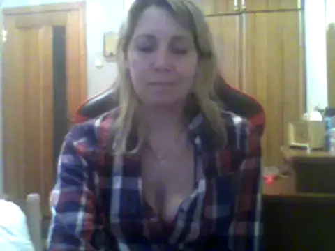 Snapshot of IrinaB1 chatting on 4, 2, 2025 IrinaB1 online show from 4, 2, 2025