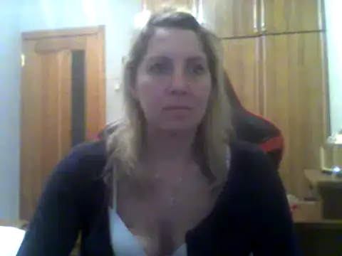 Snapshot of IrinaB1 chatting on 9, 2, 2025 IrinaB1 online show from 9, 2, 2025