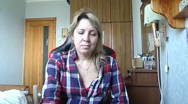 Snapshot of IrinaB1 chatting on 12, 2, 2025 IrinaB1 online show from 12, 2, 2025