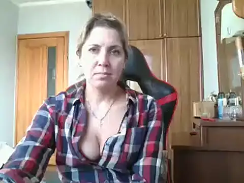 Snapshot of IrinaB1 chatting on 13, 2, 2025 IrinaB1 online show from 13, 2, 2025